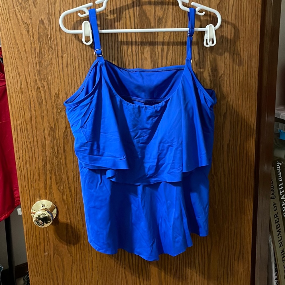 Woman’s plus swim tankini, blue Liz Claiborne, 24w